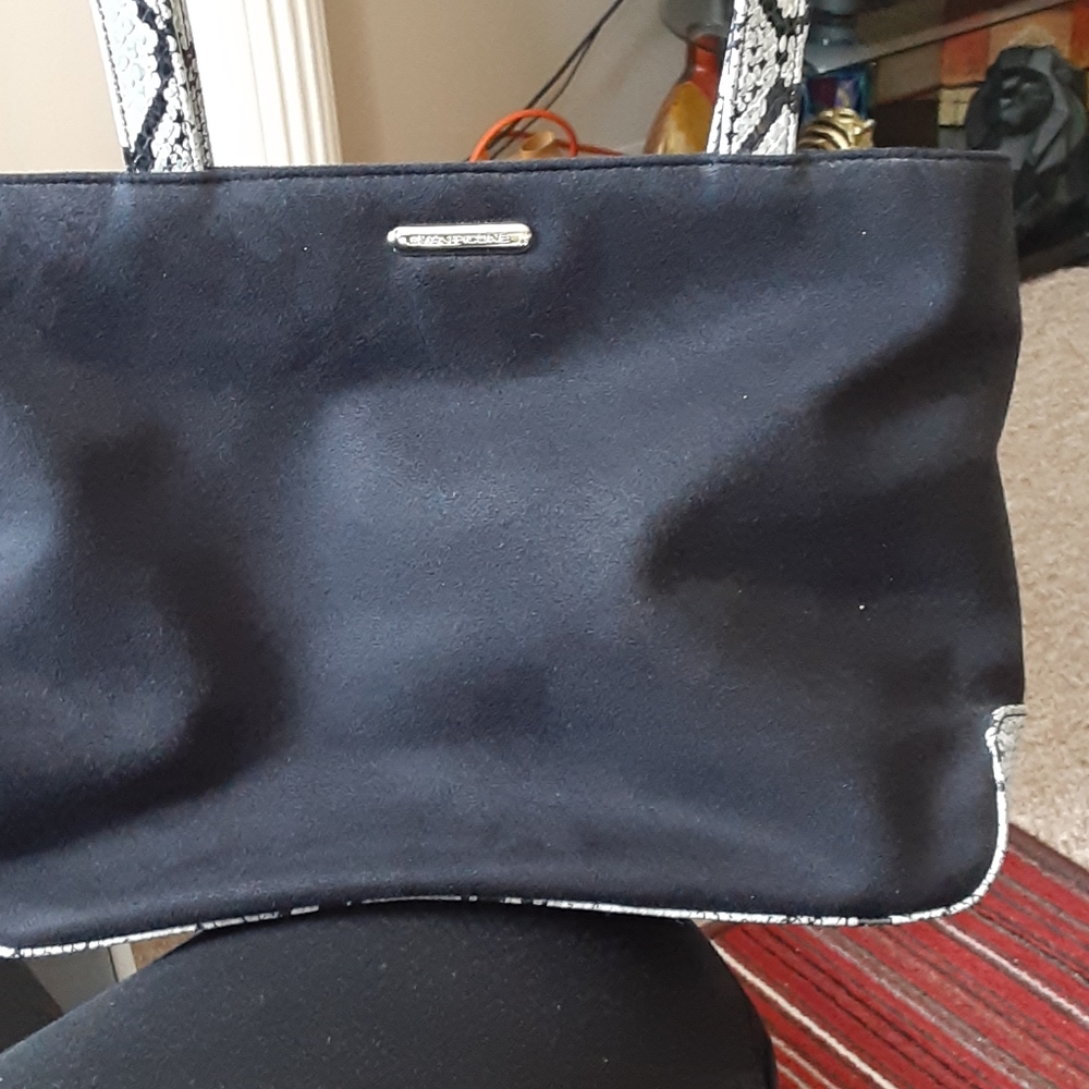 Purse - Picture 2 of 3